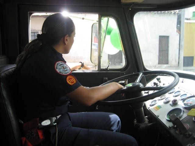 CONDUCTORA CAMION  IMAGENES FOTOS